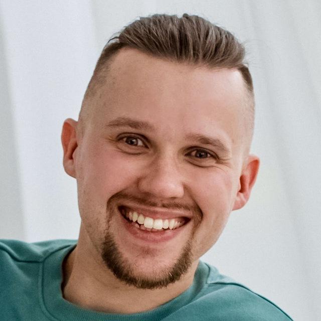 Олег Антонов